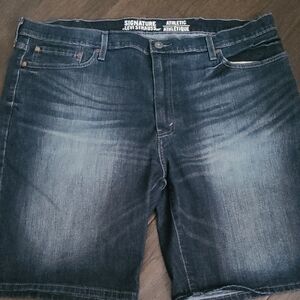 Levi's Men's Dark Blue Washed Denim Shorts Size 42 NEW